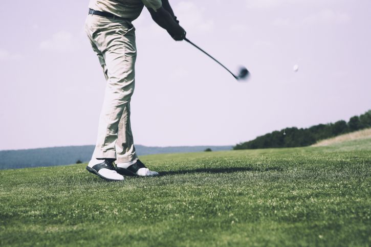 How to swing a golf club step by step.jpg